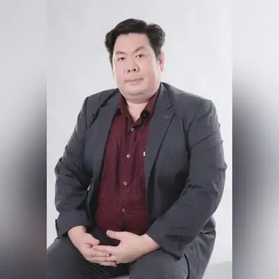 伍新茜